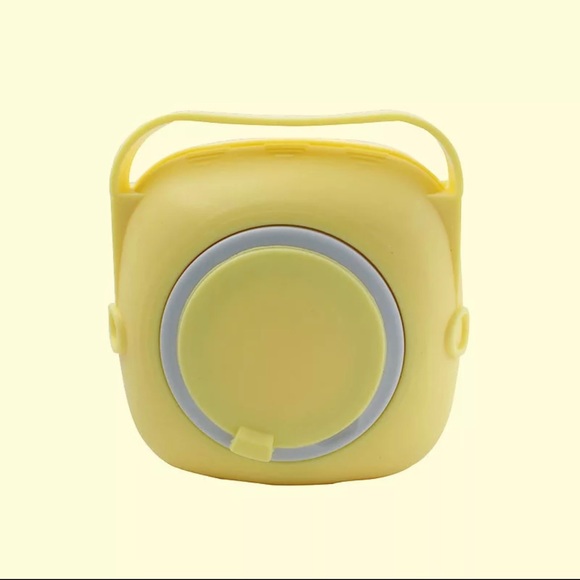 Pet Bath Brushes Massage Shampoo
Dispenser Available in Pink, Yellow and Green - Picture 3 of 15